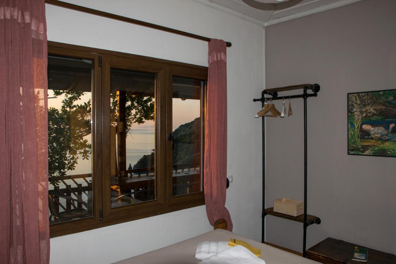 Balcony On The Rocks Vila Agioi Saranta Exterior foto