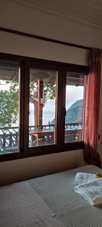 Balcony On The Rocks Vila Agioi Saranta Exterior foto